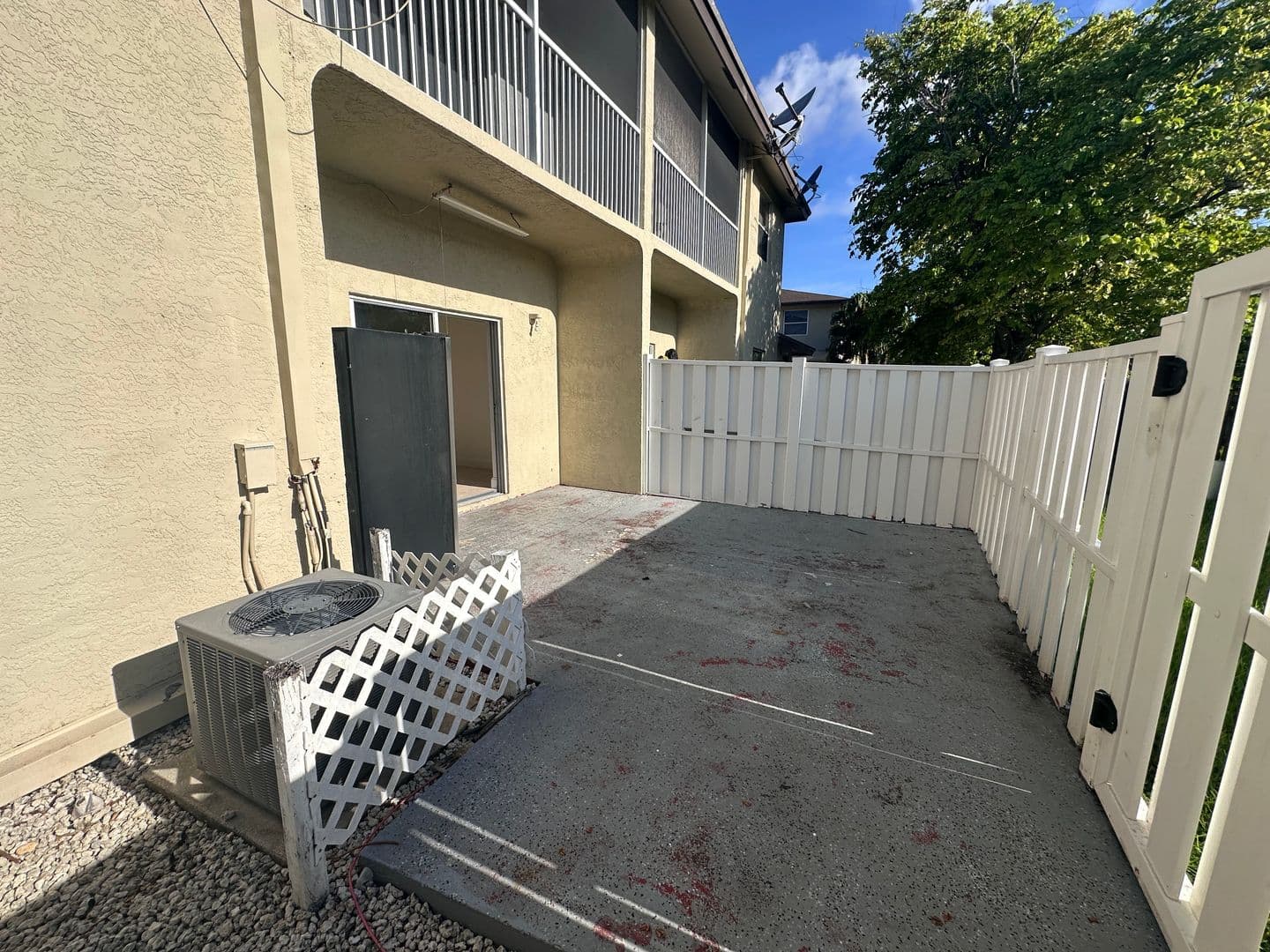 Sunrise Condo: 3590 NW 91st Lane #3590