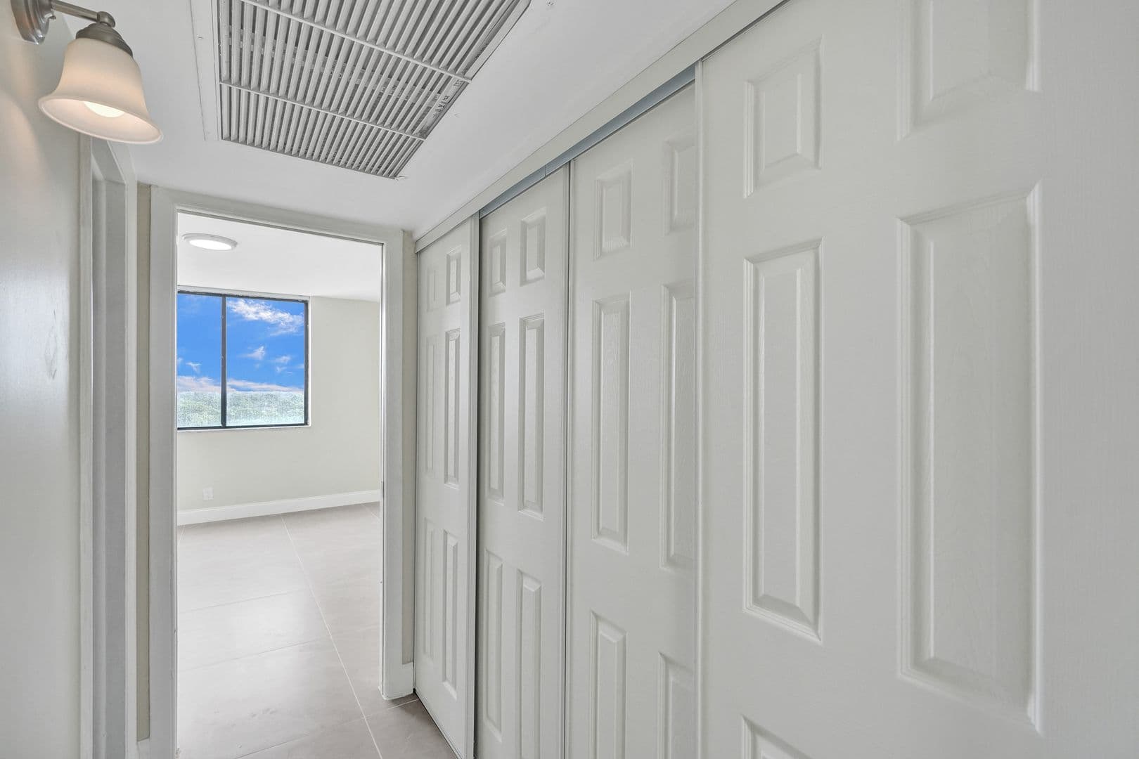 Lauderhill Apartment: 4222 Inverrary Blvd Unit 4810