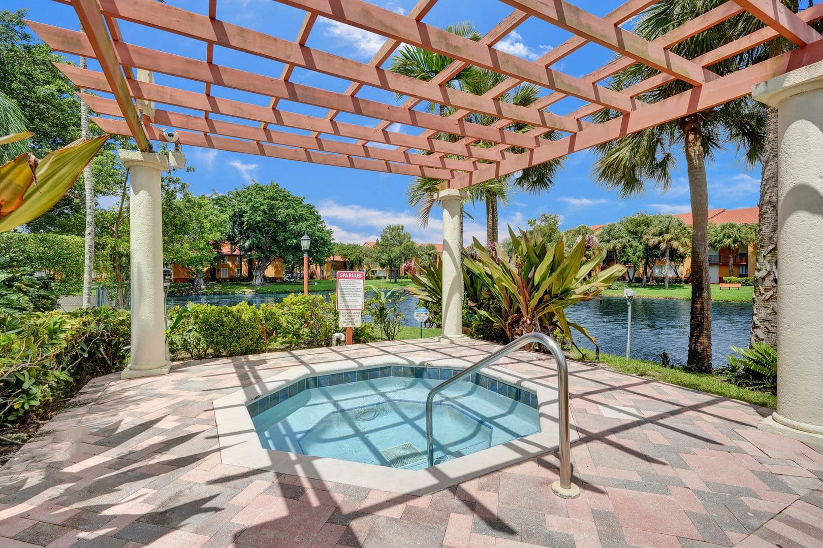 Plantation Condo: 10773 CLEARY BOULEVARD 110