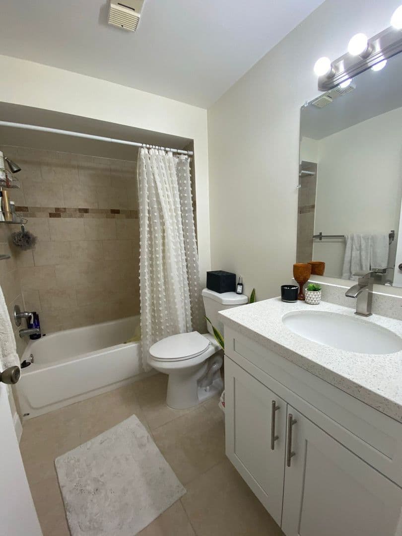 Sunrise House: 9999 Summerbreeze Drive #206