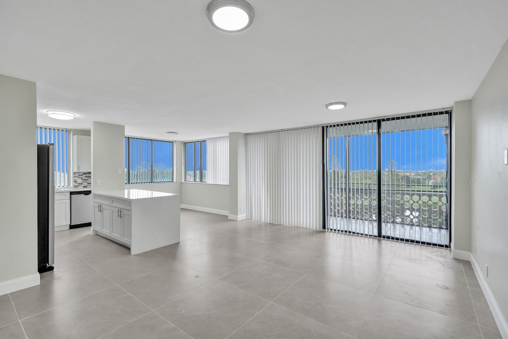 Lauderhill Apartment: 4222 Inverrary Blvd Unit 4810