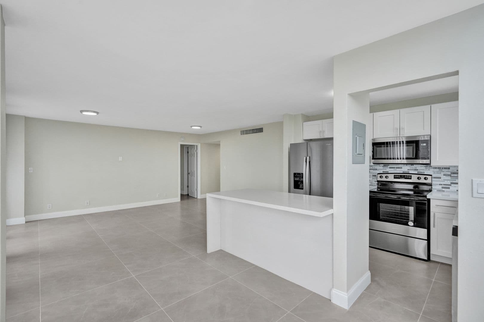 Lauderhill Apartment: 4222 Inverrary Blvd Unit 4810