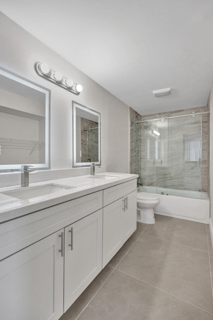 Lauderhill Apartment: 4222 Inverrary Blvd Unit 4810