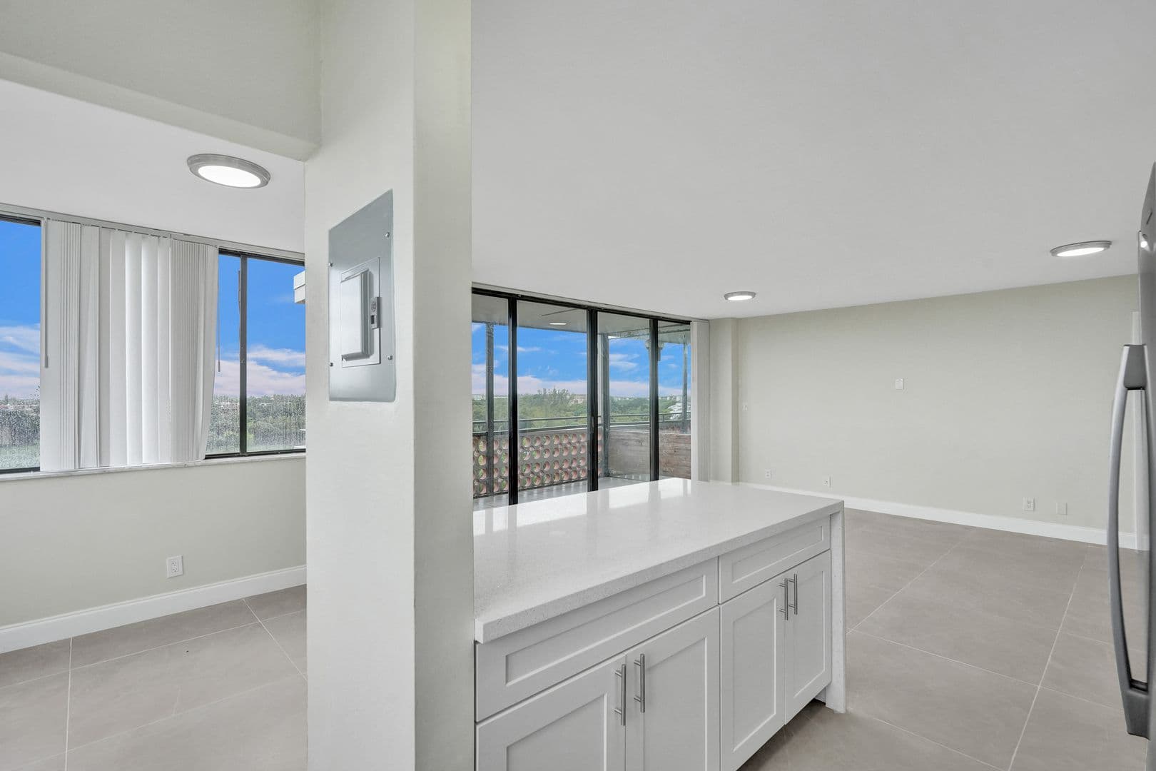 Lauderhill Apartment: 4222 Inverrary Blvd Unit 4810