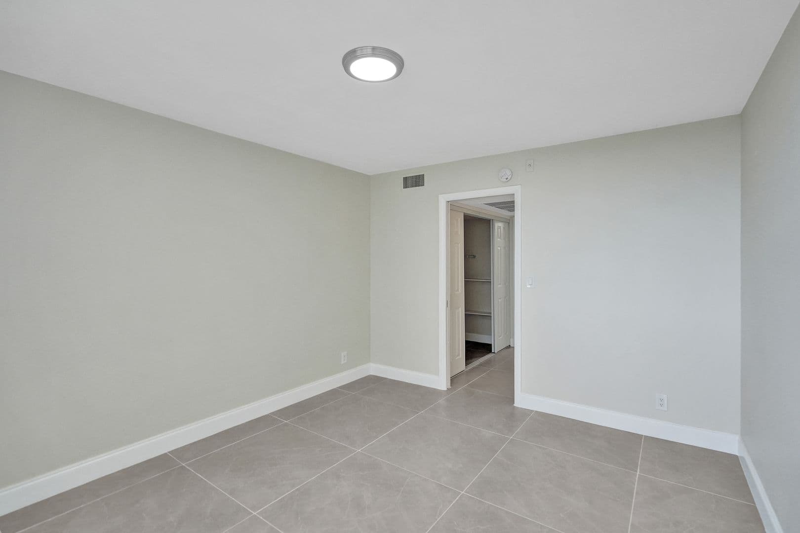 Lauderhill Apartment: 4222 Inverrary Blvd Unit 4810