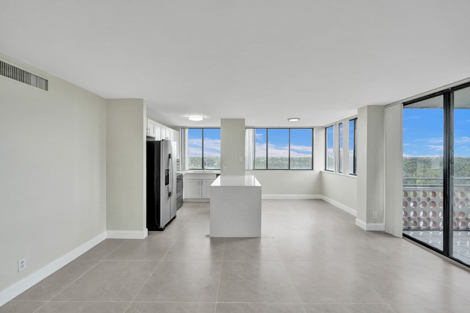 Lauderhill Apartment: 4222 Inverrary Blvd Unit 4810