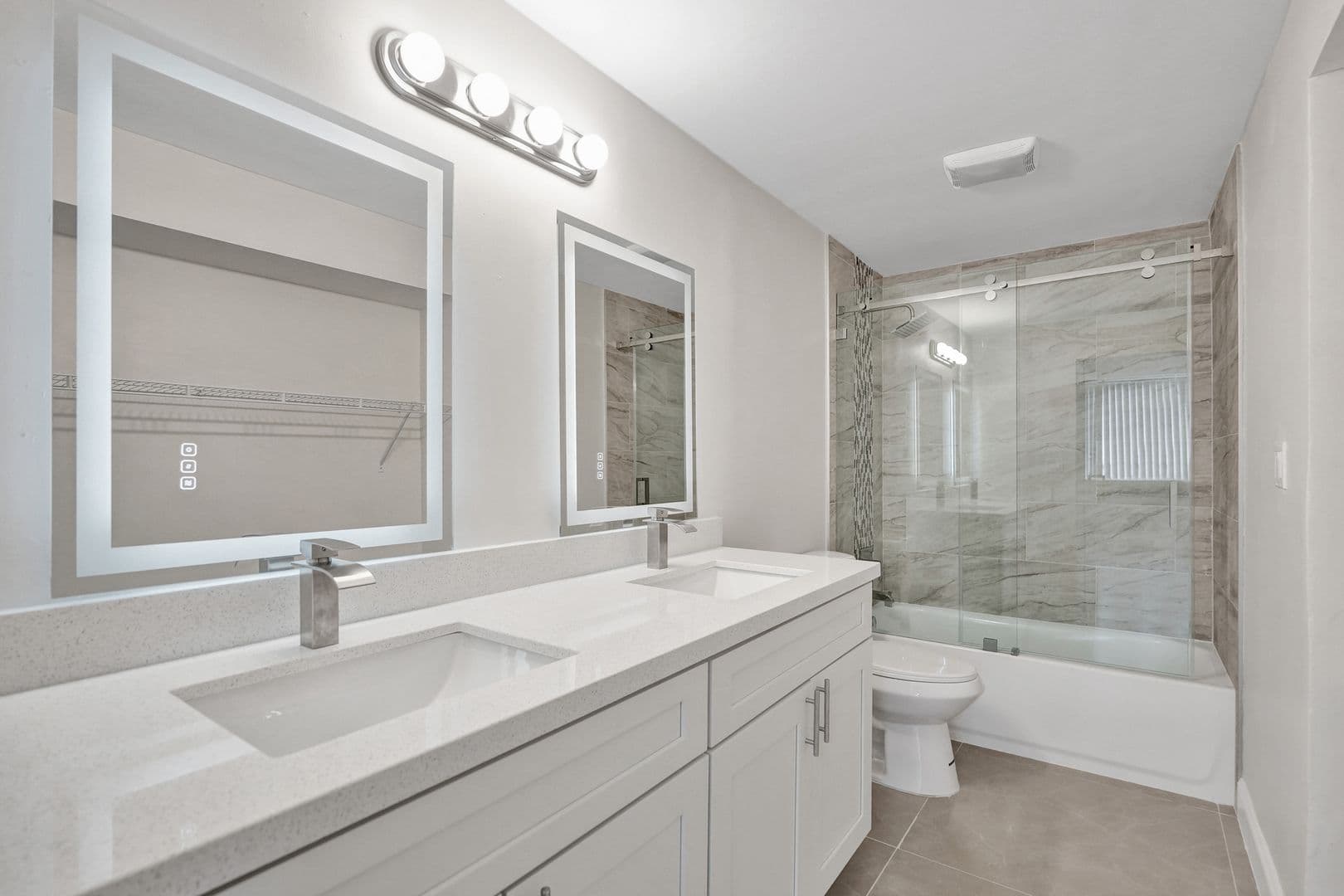 Lauderhill Apartment: 4222 Inverrary Blvd Unit 4810