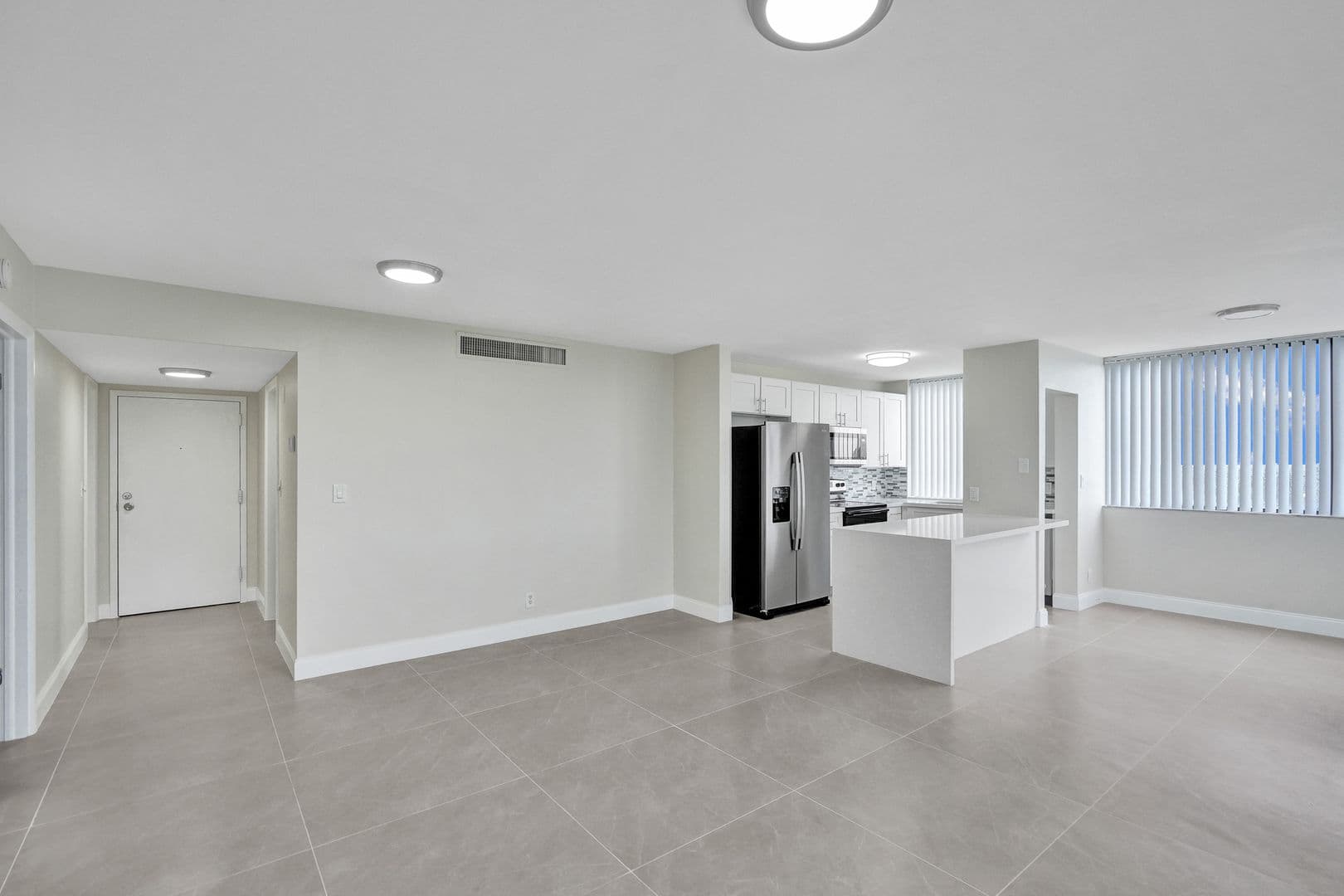 Lauderhill Apartment: 4222 Inverrary Blvd