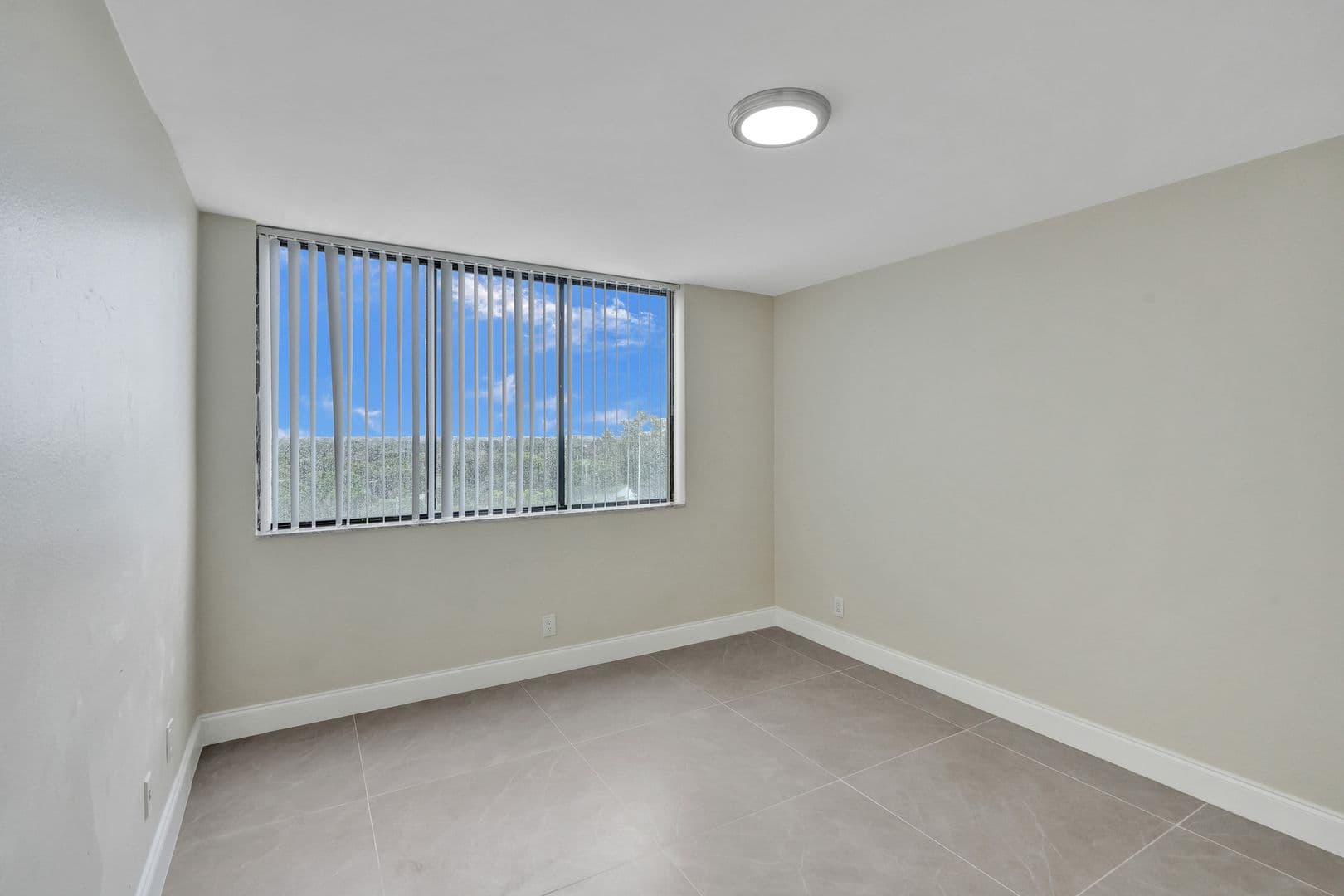 Lauderhill Apartment: 4222 Inverrary Blvd Unit 4810