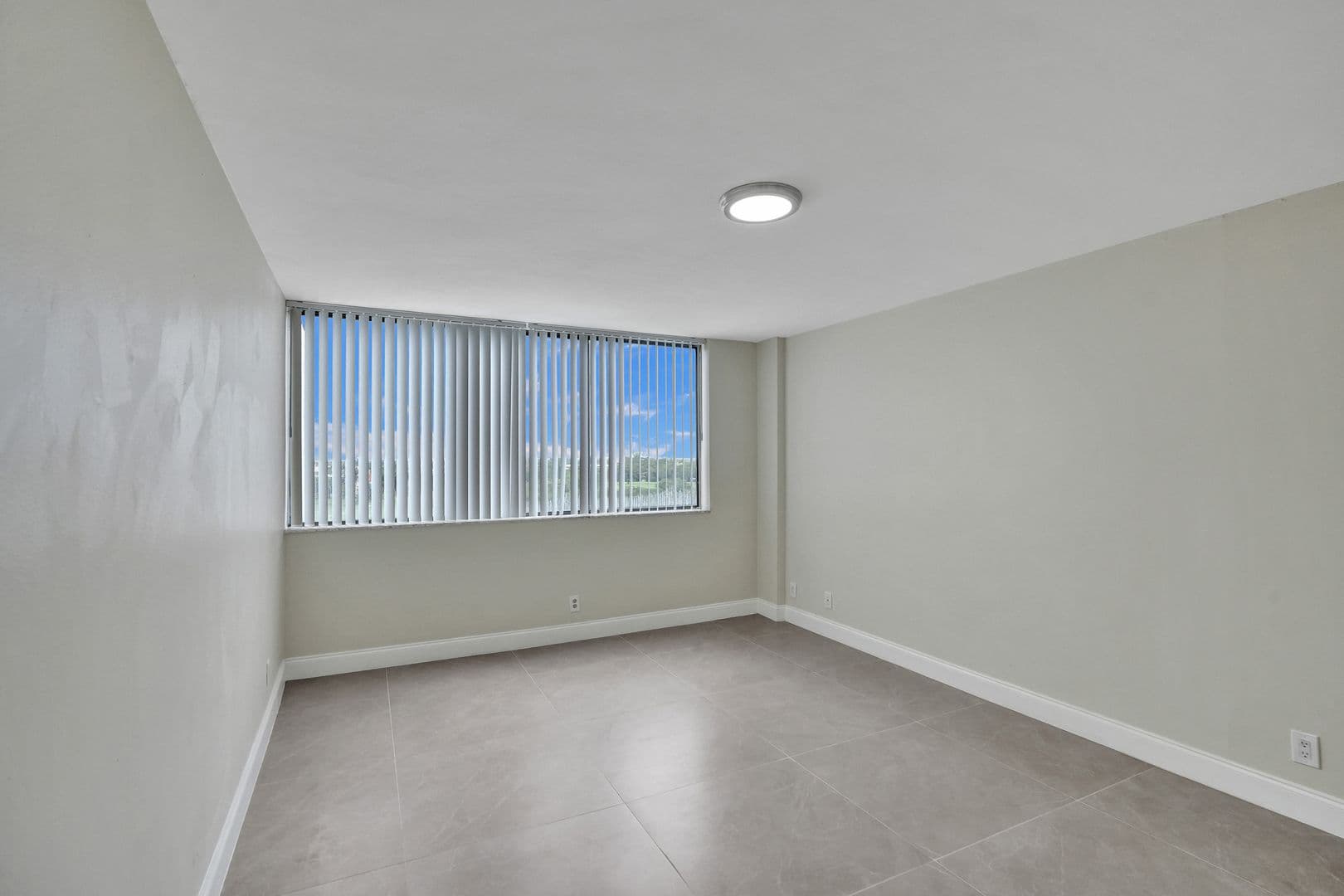 Lauderhill Apartment: 4222 Inverrary Blvd Unit 4810