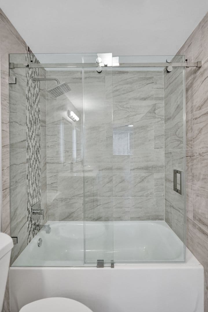 Lauderhill Apartment: 4222 Inverrary Blvd Unit 4810