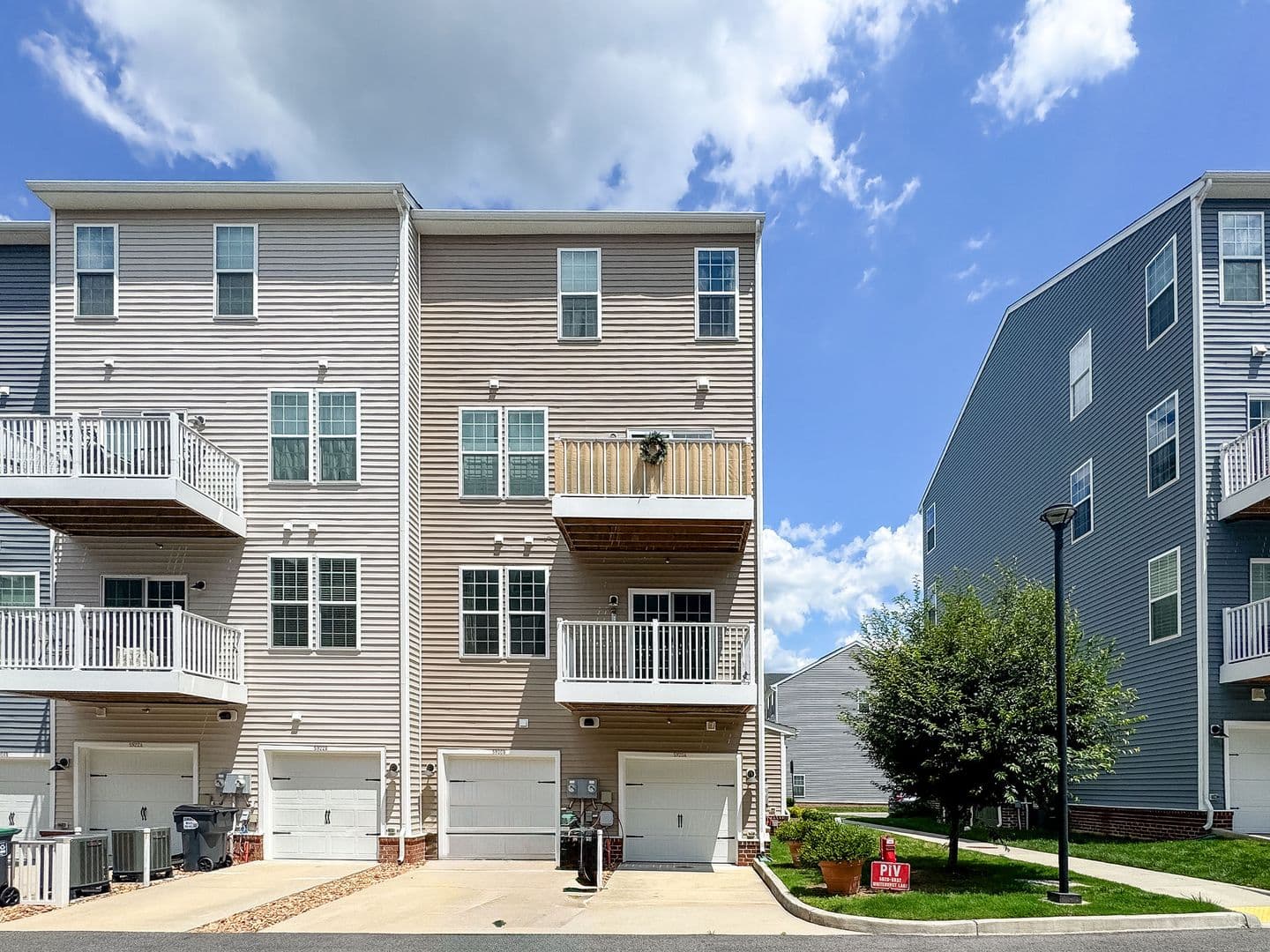 Richmond House: 5920 Whitehurst Ln