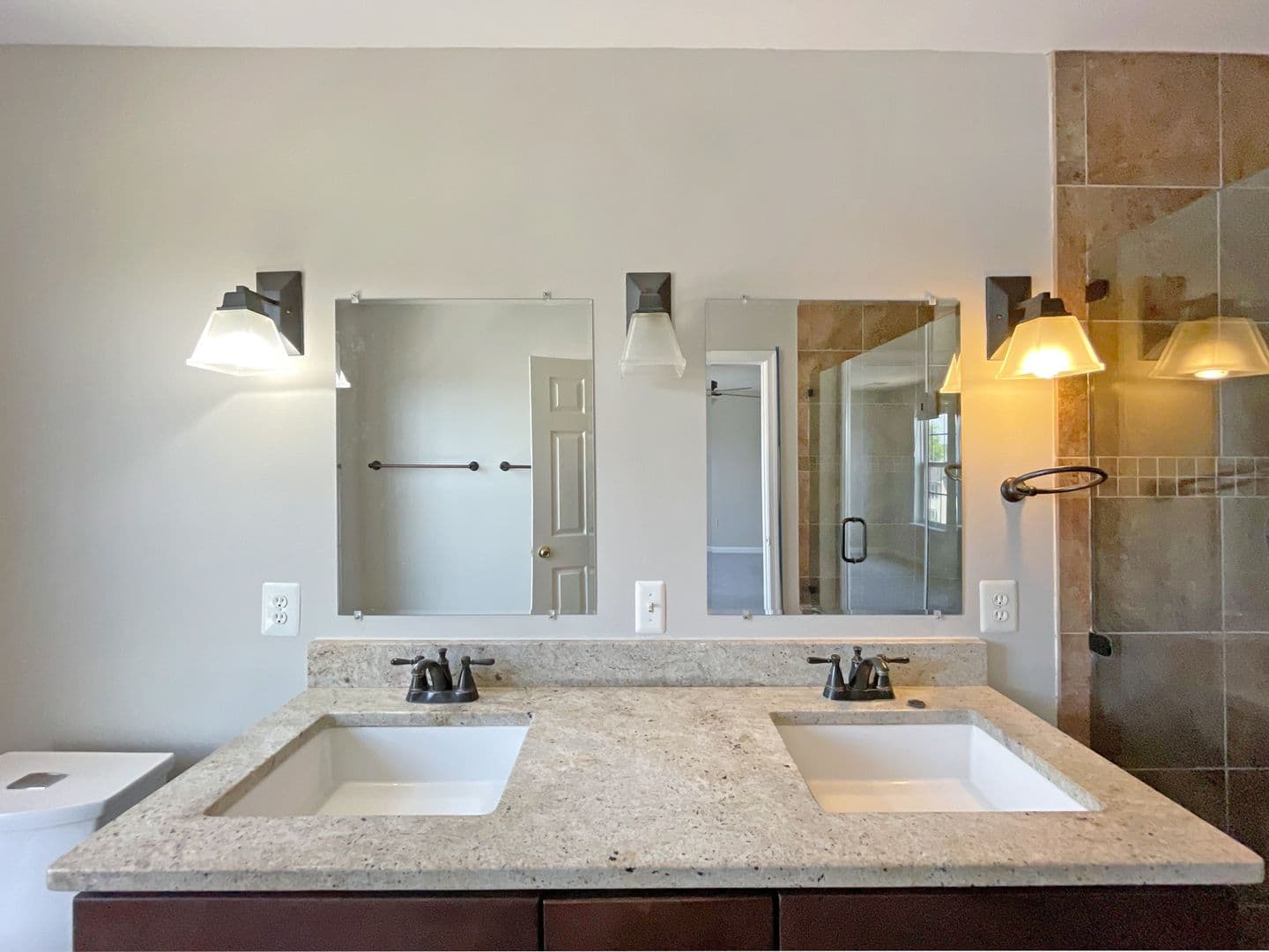 Woodbridge House: 15716 Palermo Terrace
