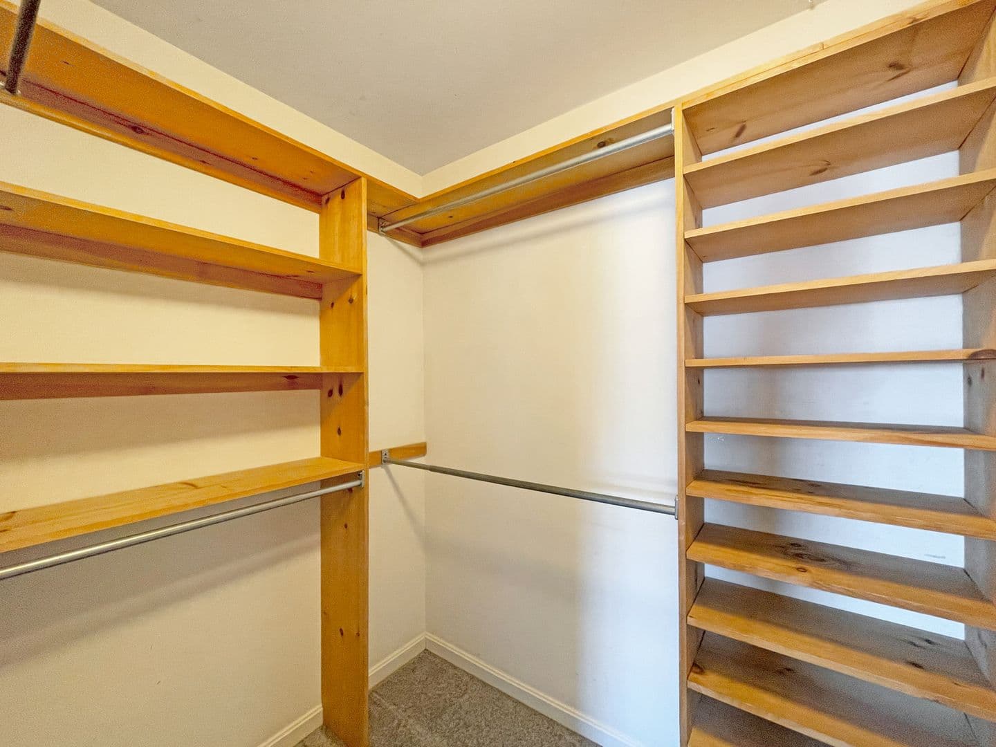 Woodbridge House: 15716 Palermo Terrace