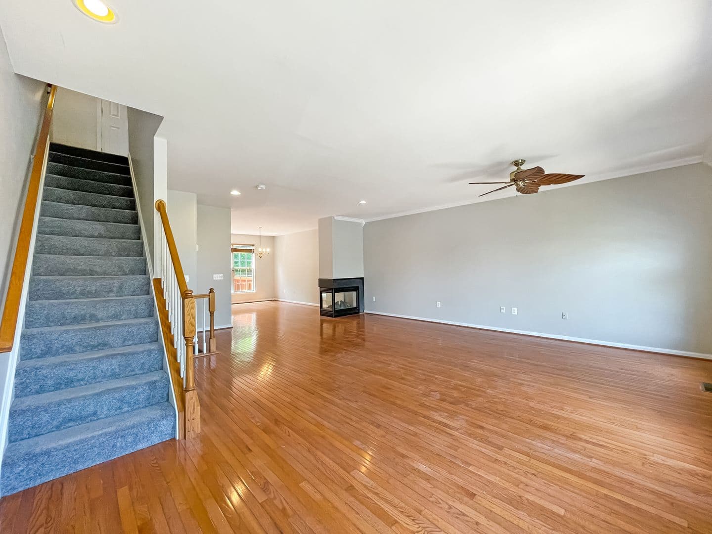Woodbridge House: 15716 Palermo Terrace