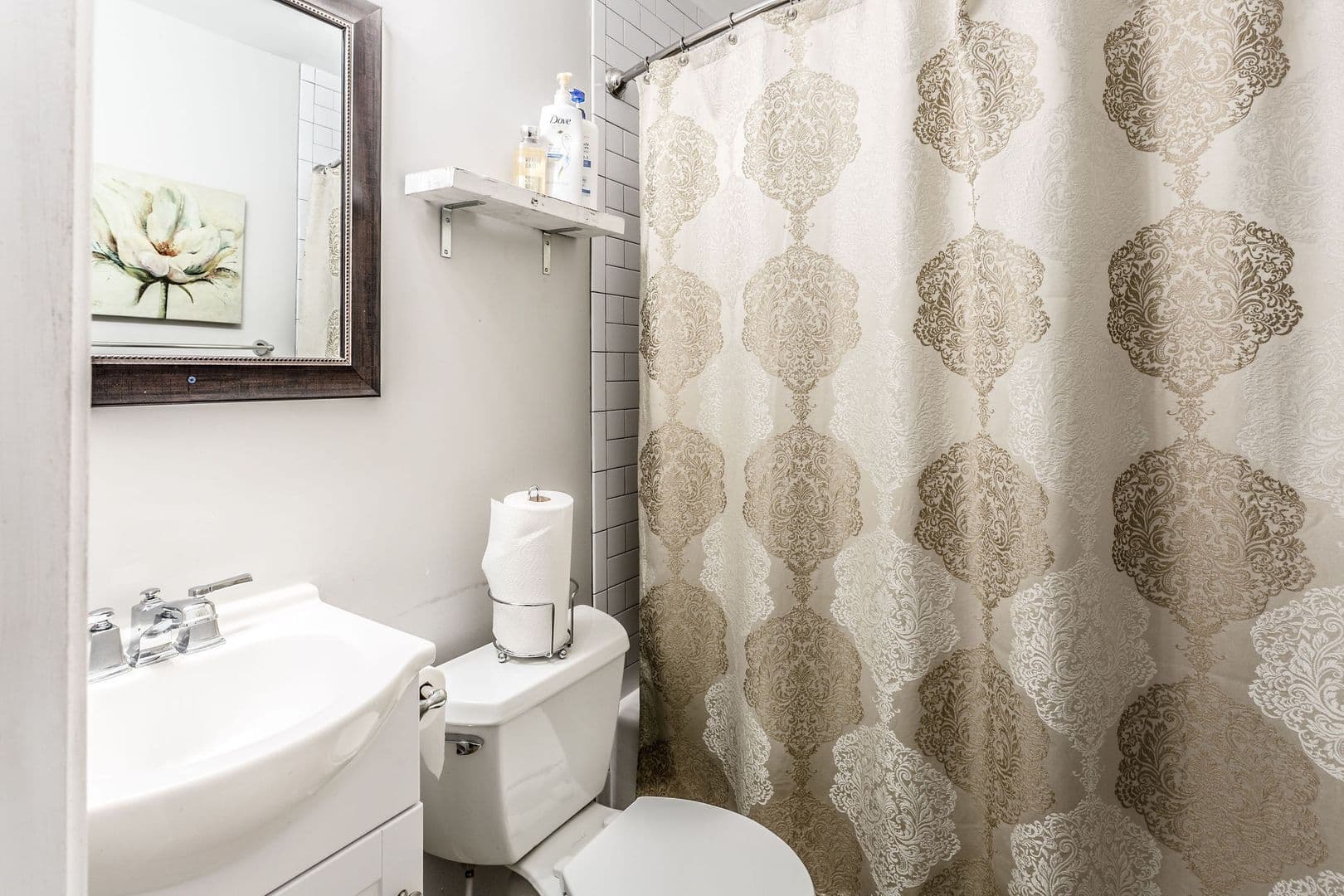 Richmond Apartment: 222 W 31st St