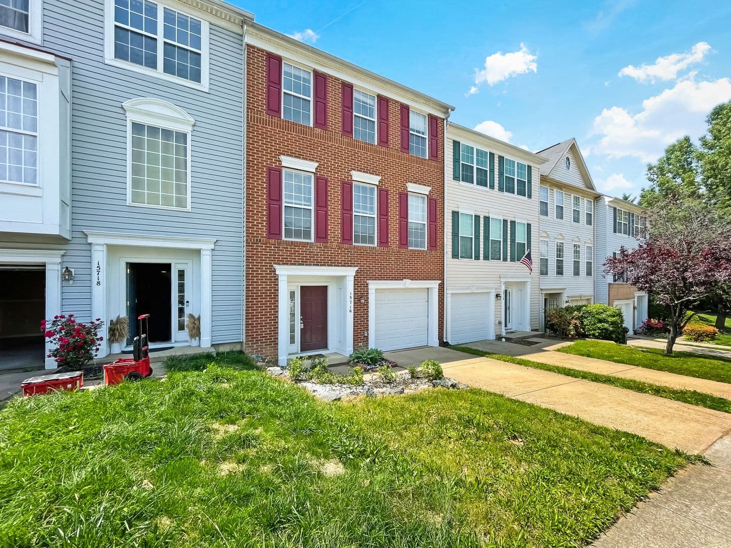 Woodbridge House: 15716 Palermo Terrace