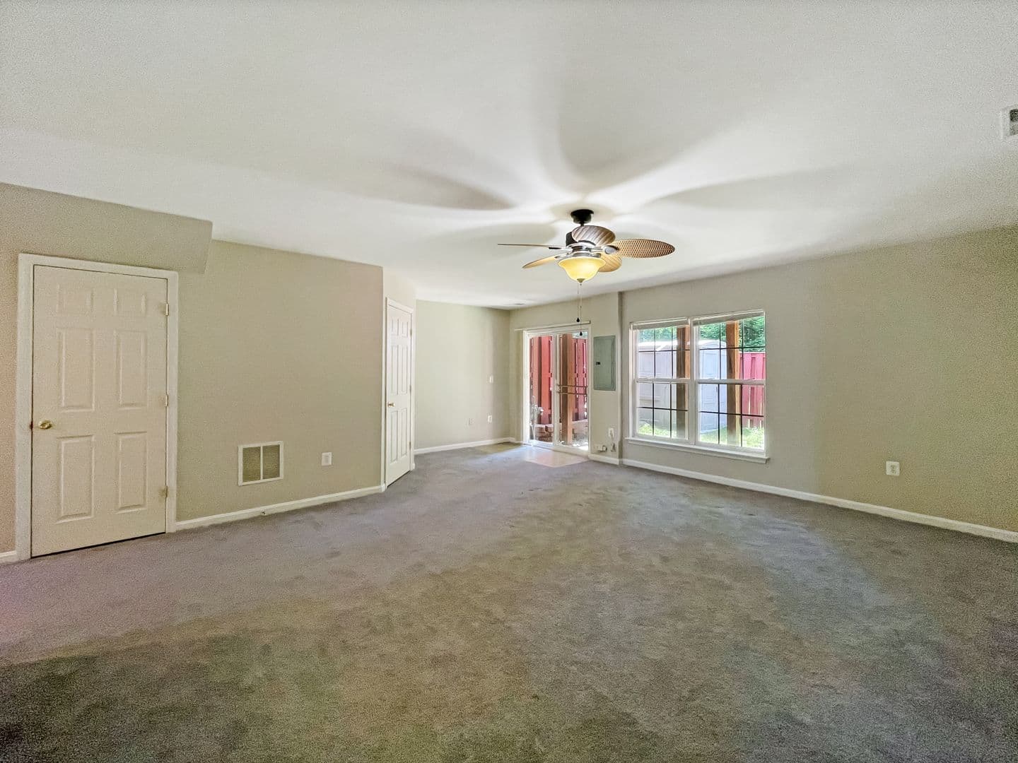 Woodbridge House: 15716 Palermo Terrace