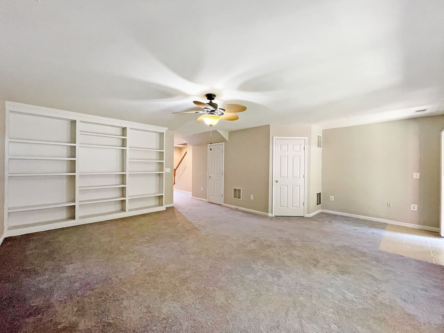 Woodbridge House: 15716 Palermo Terrace