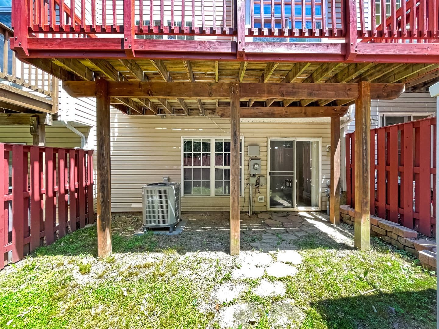 Woodbridge House: 15716 Palermo Terrace