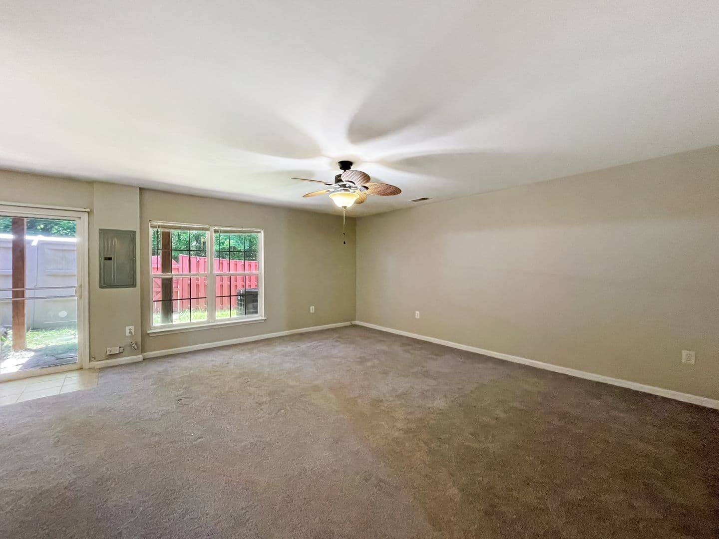 Woodbridge House: 15716 Palermo Terrace