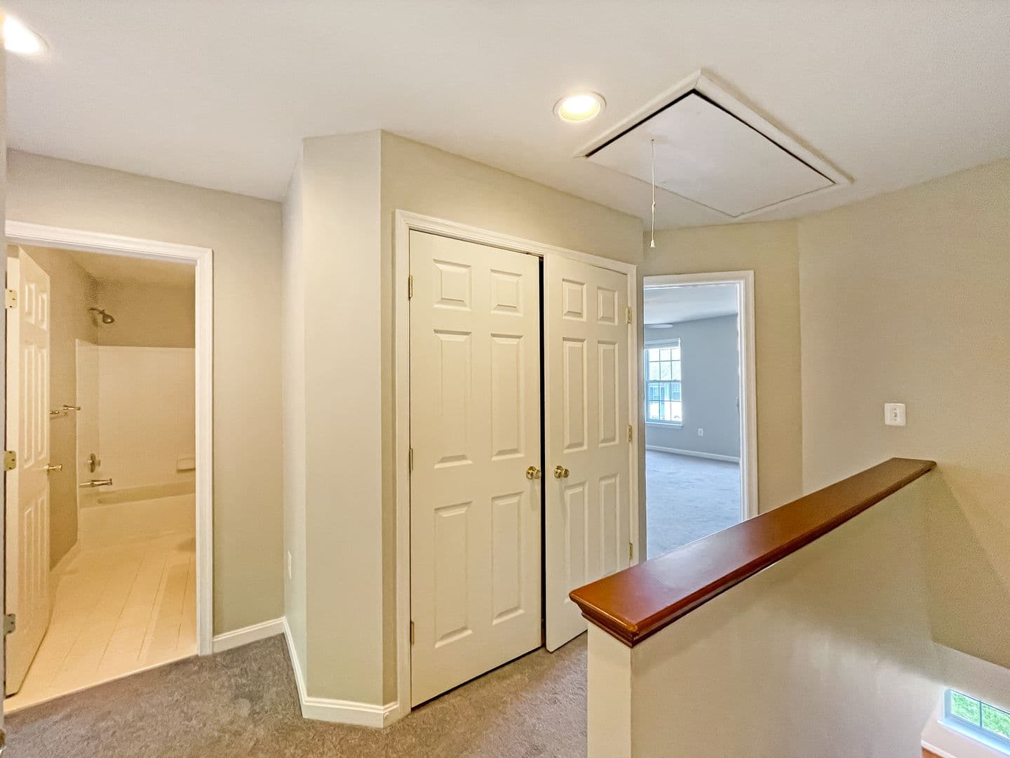 Woodbridge House: 15716 Palermo Terrace