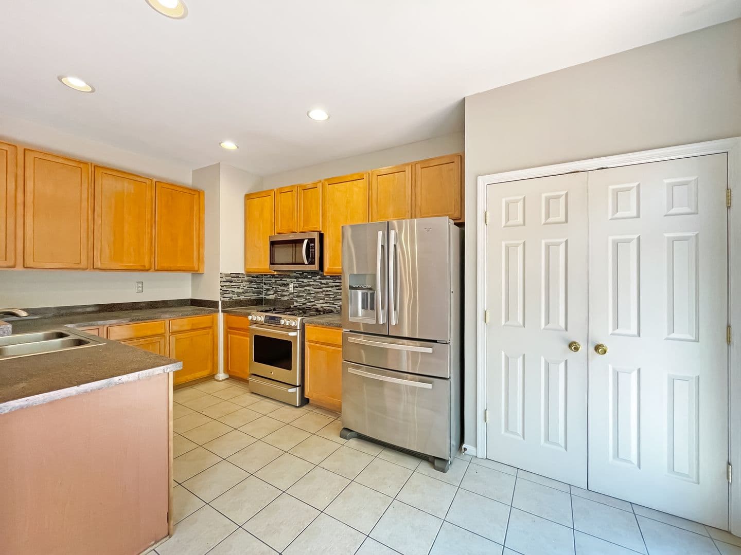 Woodbridge House: 15716 Palermo Terrace