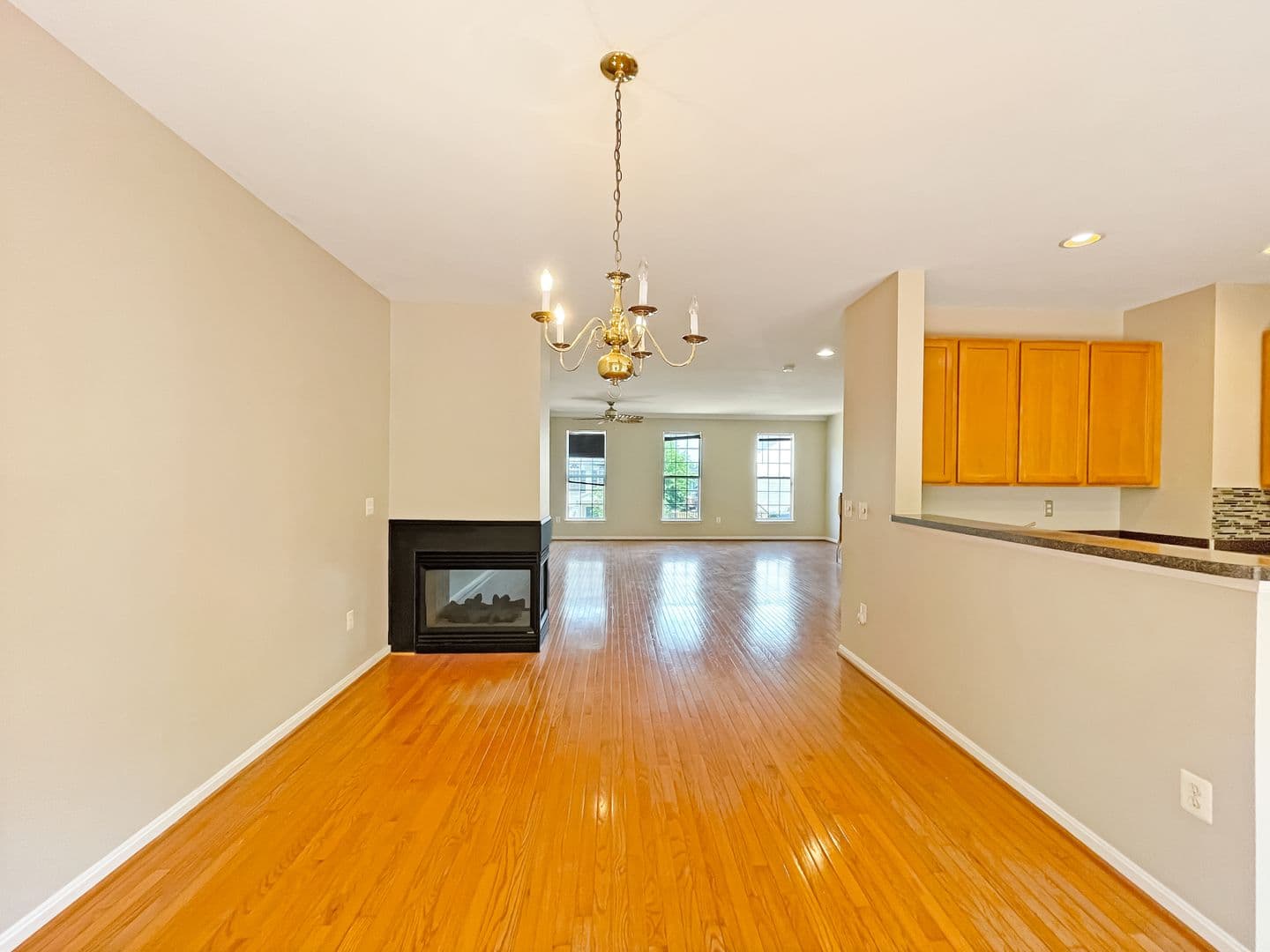 Woodbridge House: 15716 Palermo Terrace
