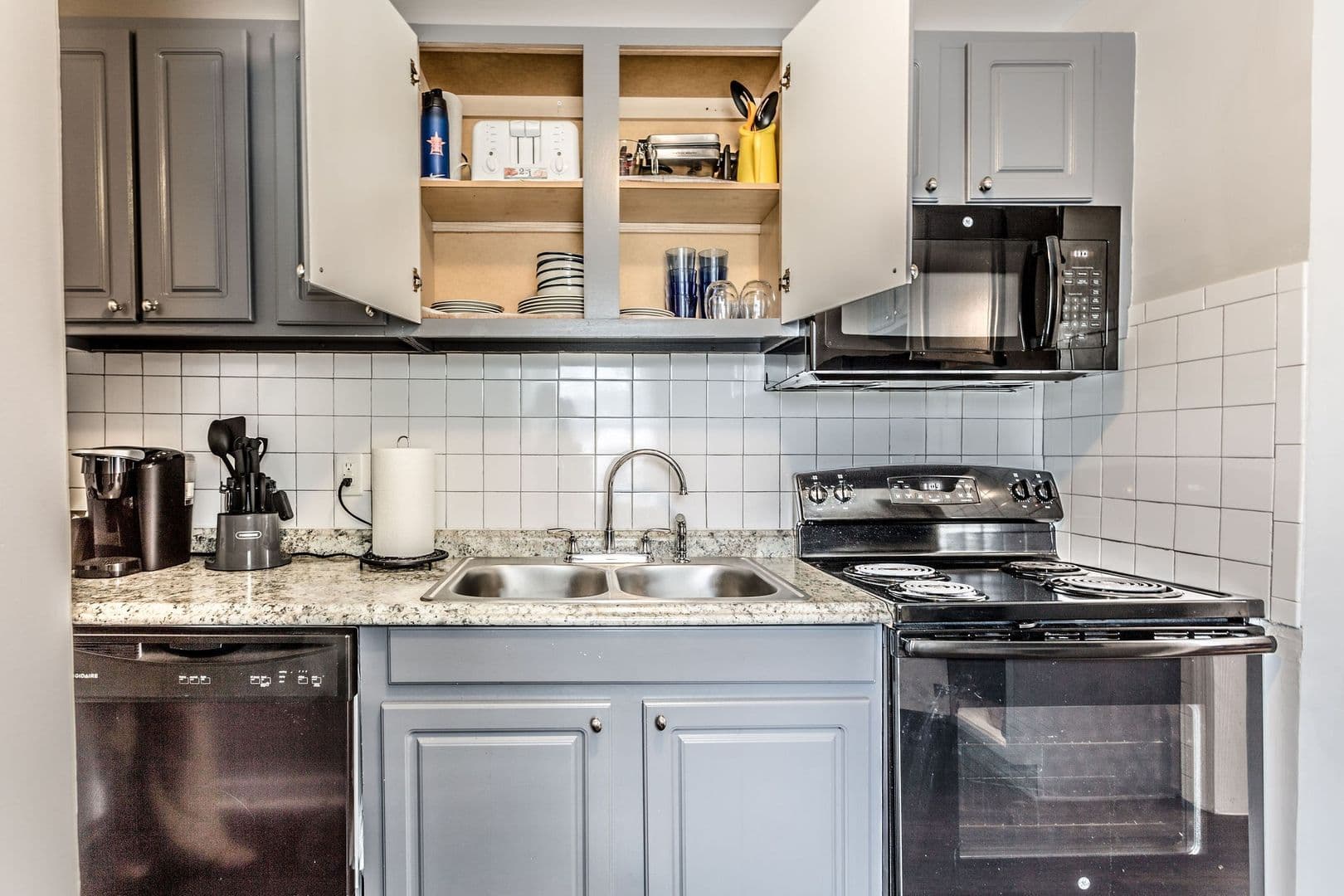 Richmond Apartment: 222 W 31st St