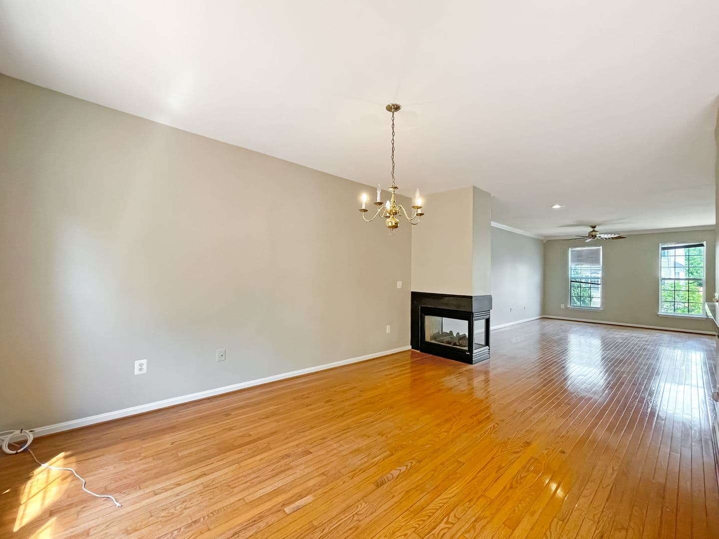 Woodbridge House: 15716 Palermo Terrace