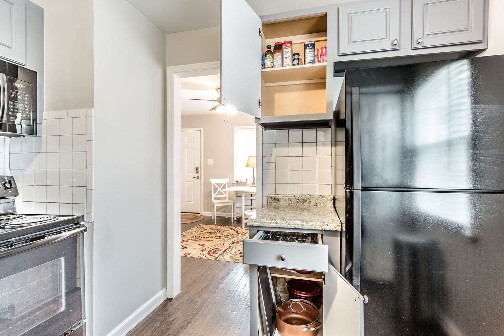Richmond Apartment: 222 W 31st St