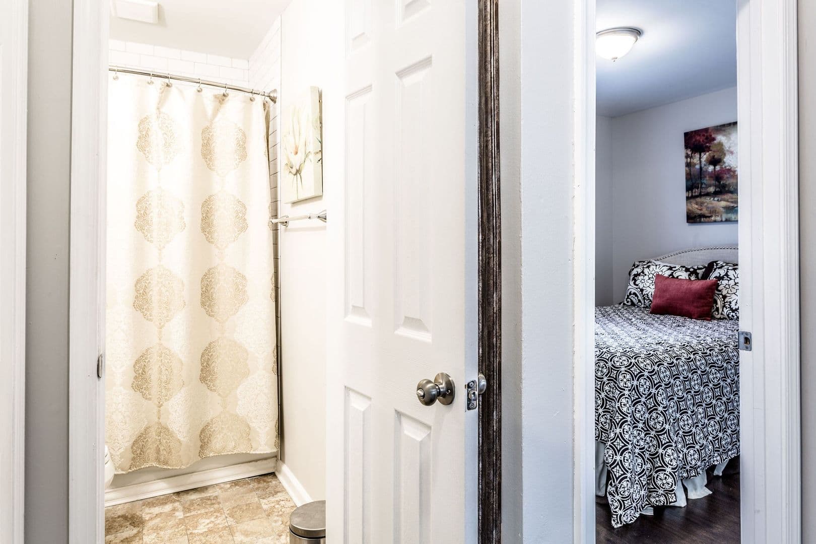 Richmond Apartment: 222 W 31st St
