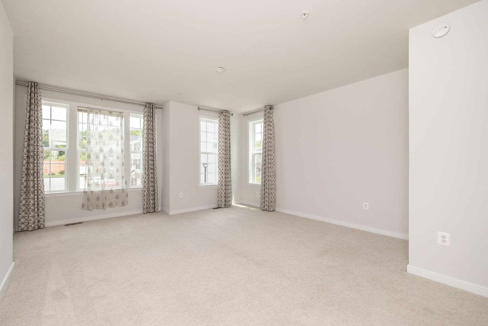 Richmond House: 5920 Whitehurst Ln