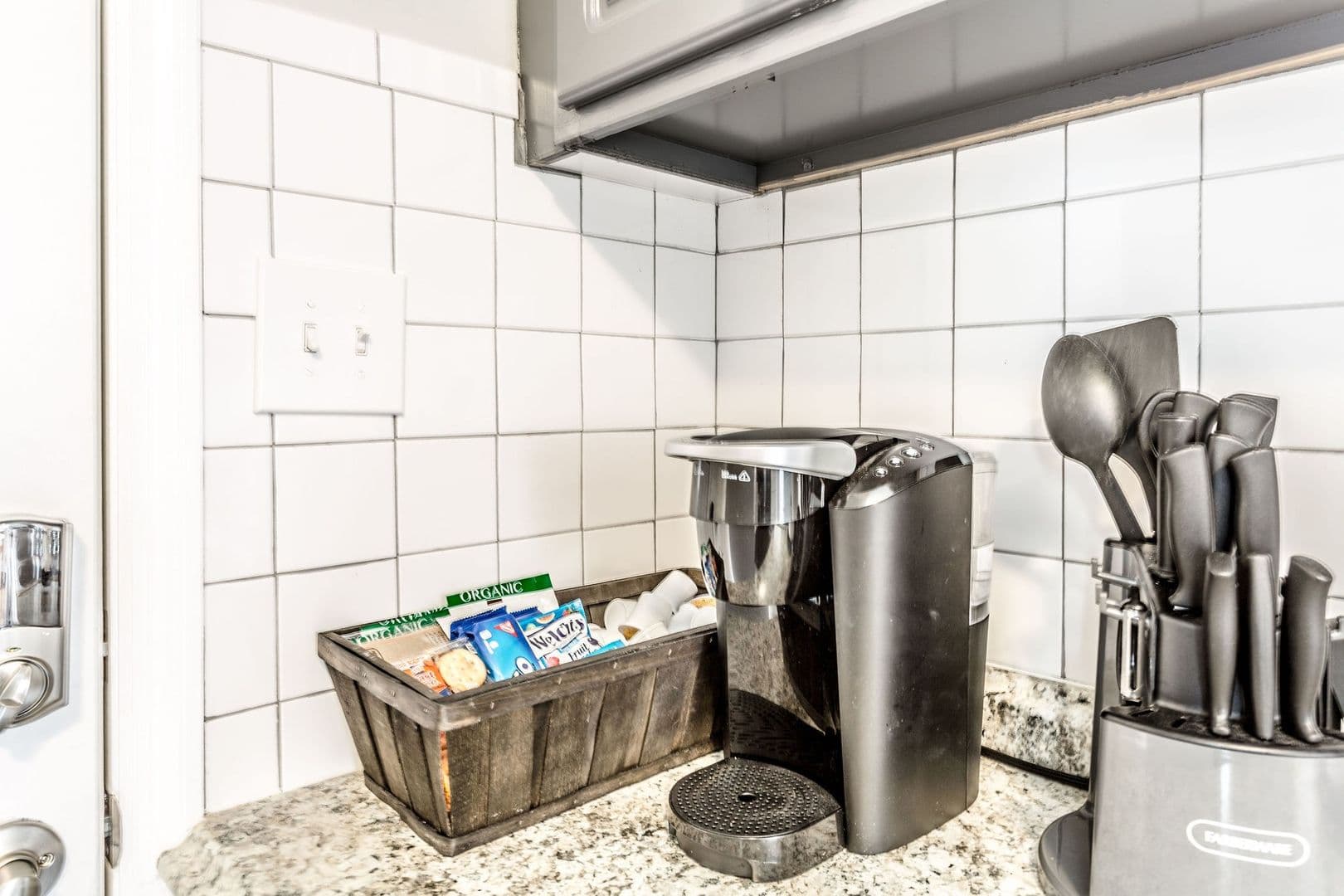 Richmond Apartment: 222 W 31st St