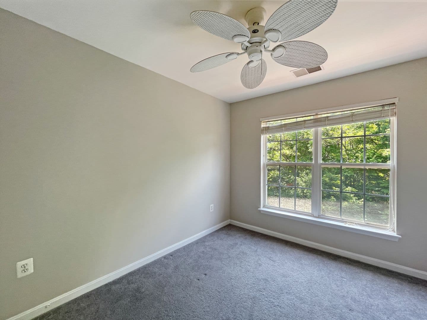 Woodbridge House: 15716 Palermo Terrace