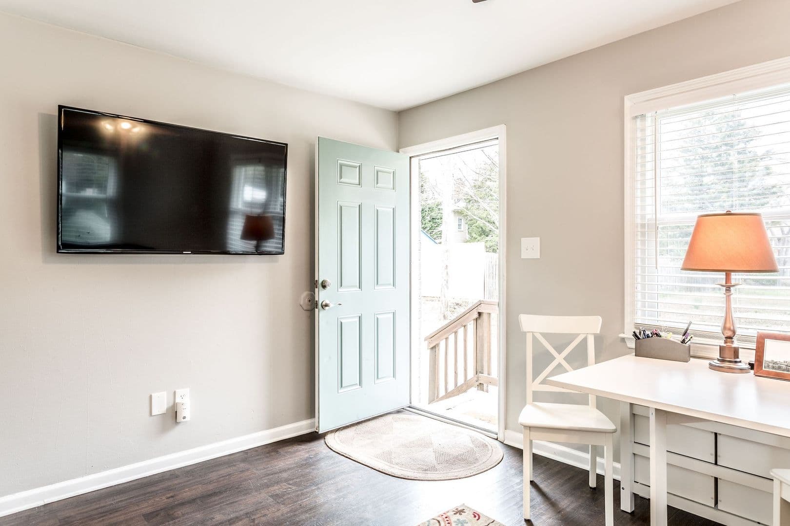 Richmond Apartment: 222 W 31st St