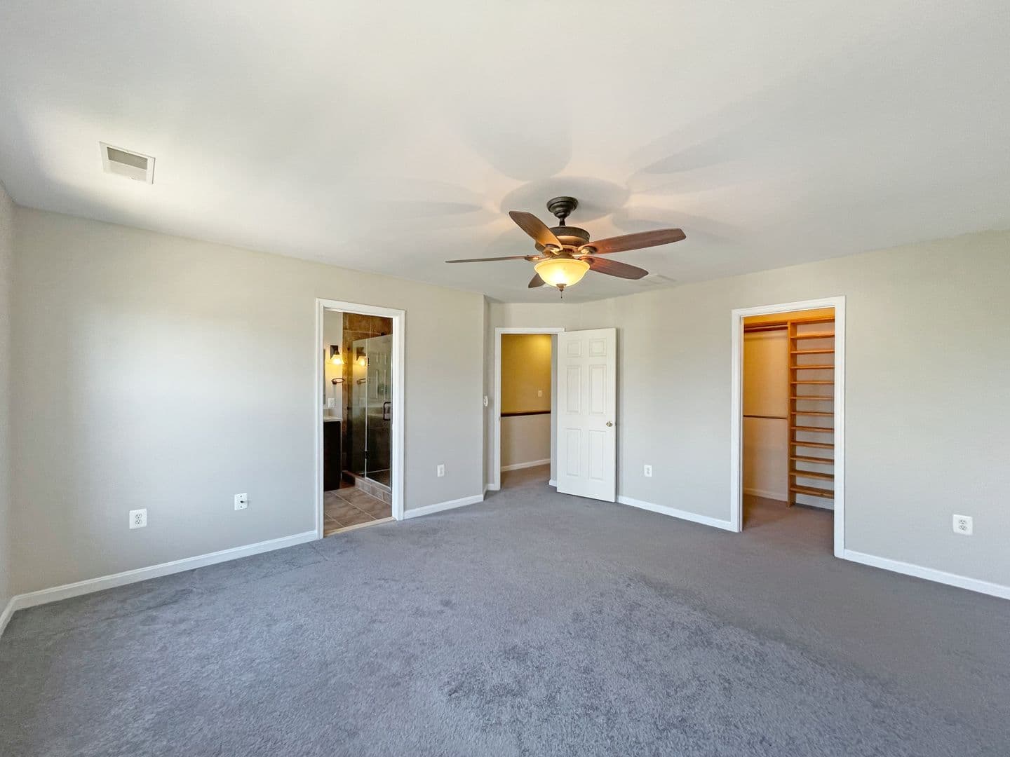 Woodbridge House: 15716 Palermo Terrace