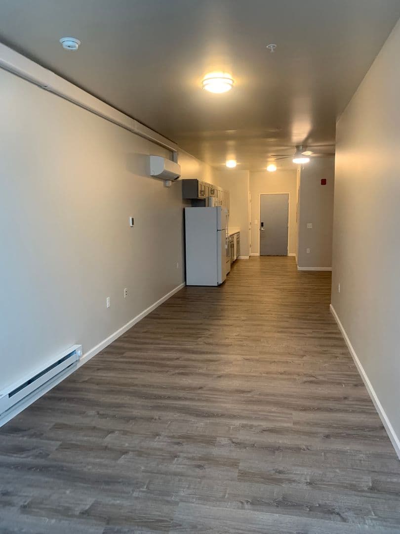 Whitehall Apartment: 4154 Roosevelt St