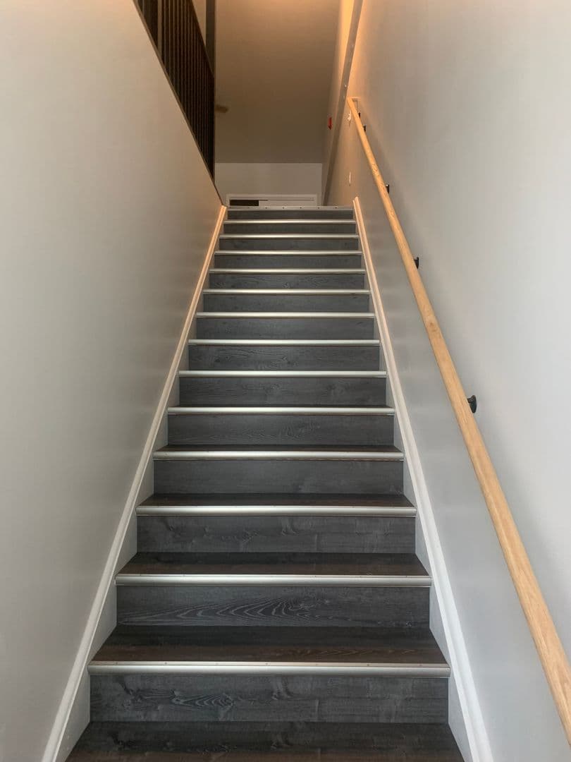Whitehall Apartment: 4154 Roosevelt St