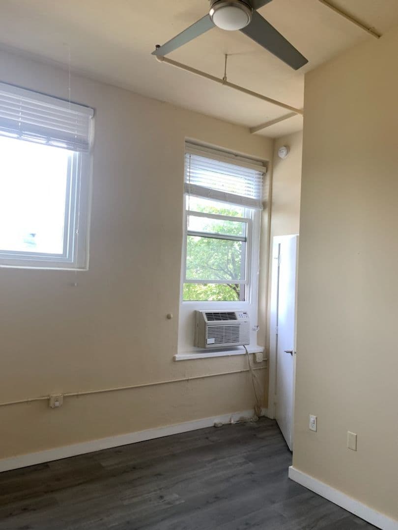 Allentown Apartment: 734 N Railroad St