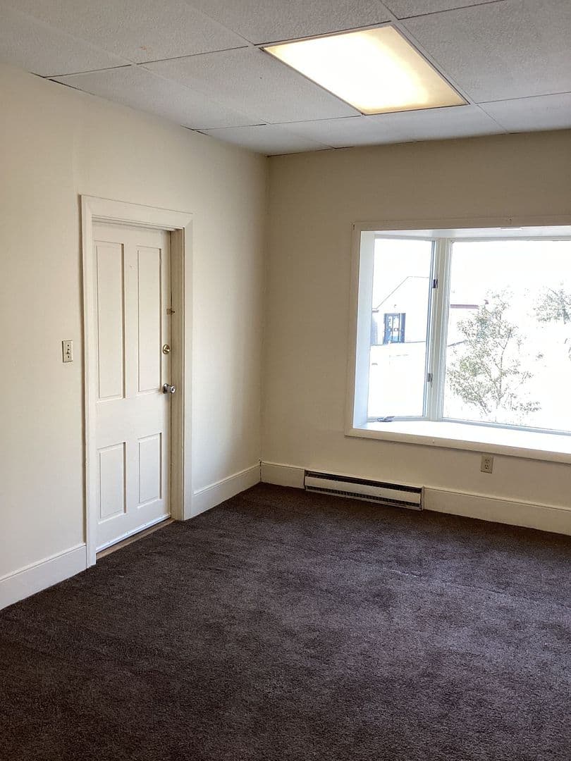 Shippensburg Apartment: 212 E King St