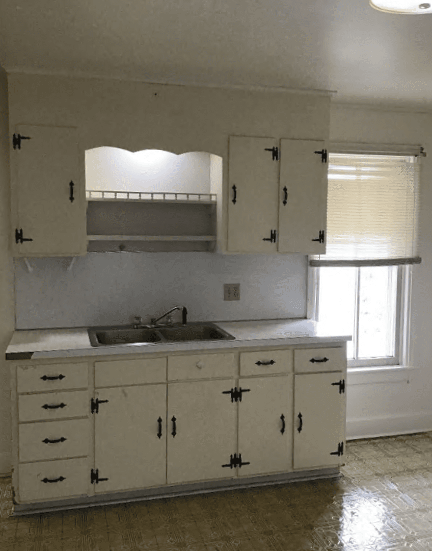 Chambersburg Apartment: 726 Lincoln Way East