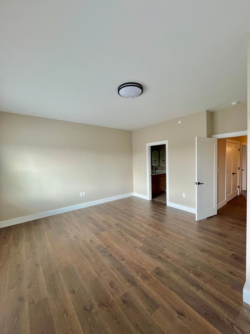 Waynesboro Apartment: 13-23 Philadelphia Ave