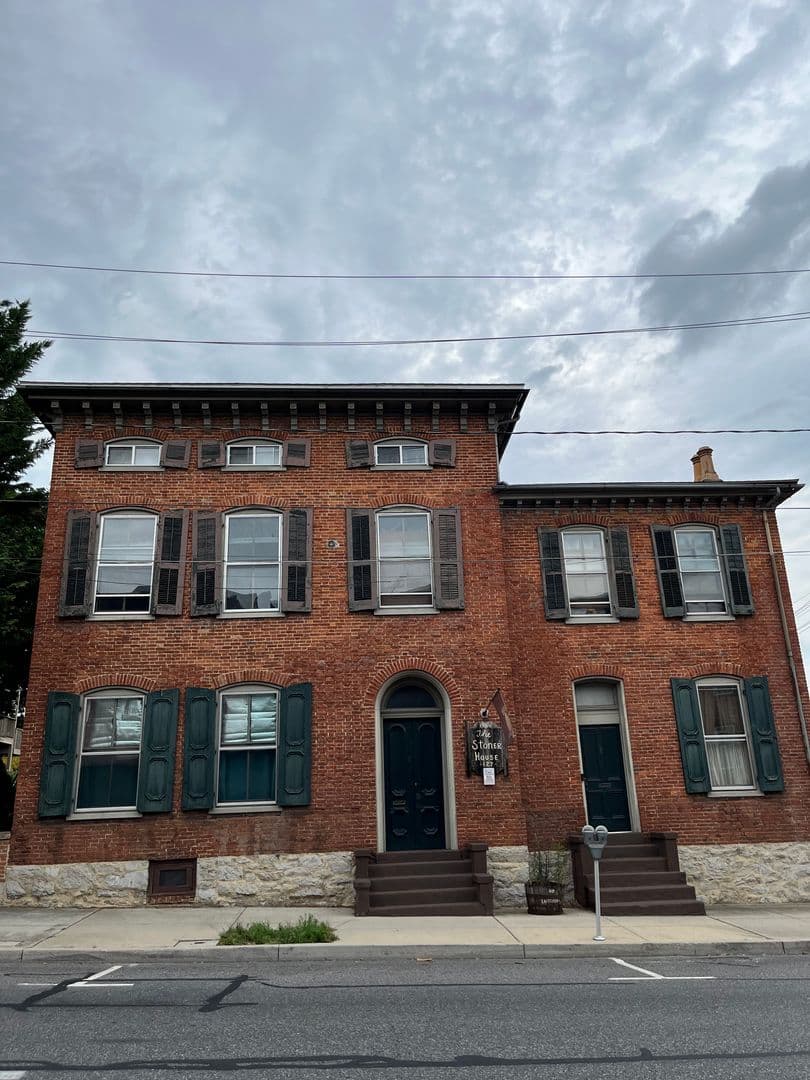 Chambersburg Apartment: 127 Lincoln Way W