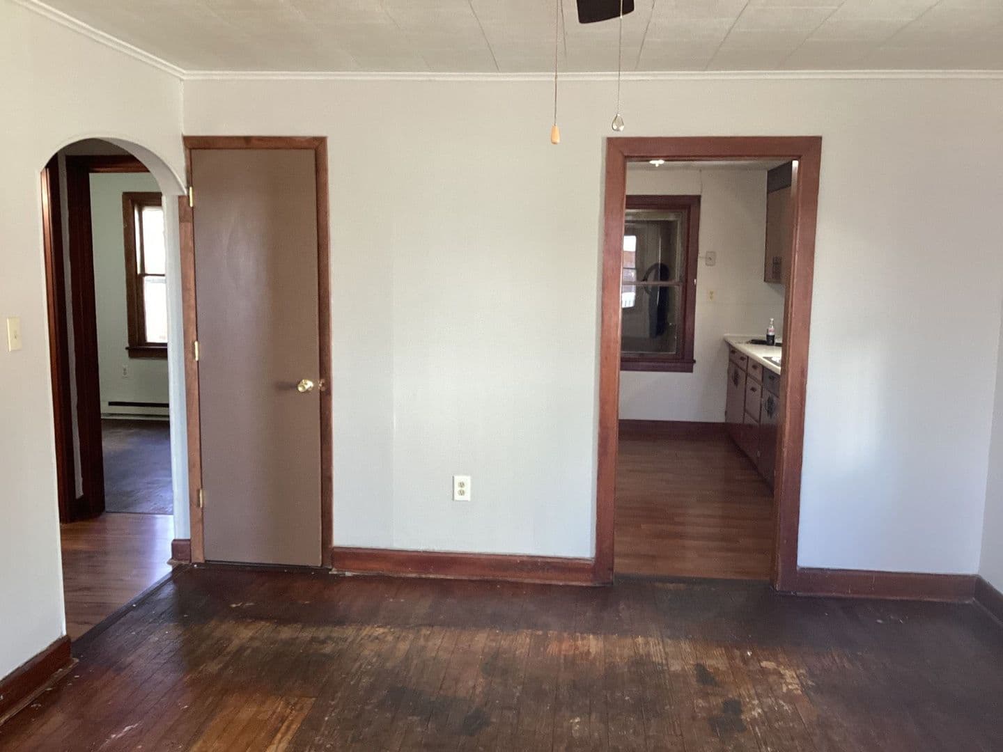 Chambersburg House: 79 S Federal St