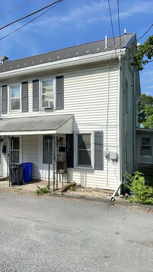 Shippensburg Apartment: 134-136 S Gettle Ave