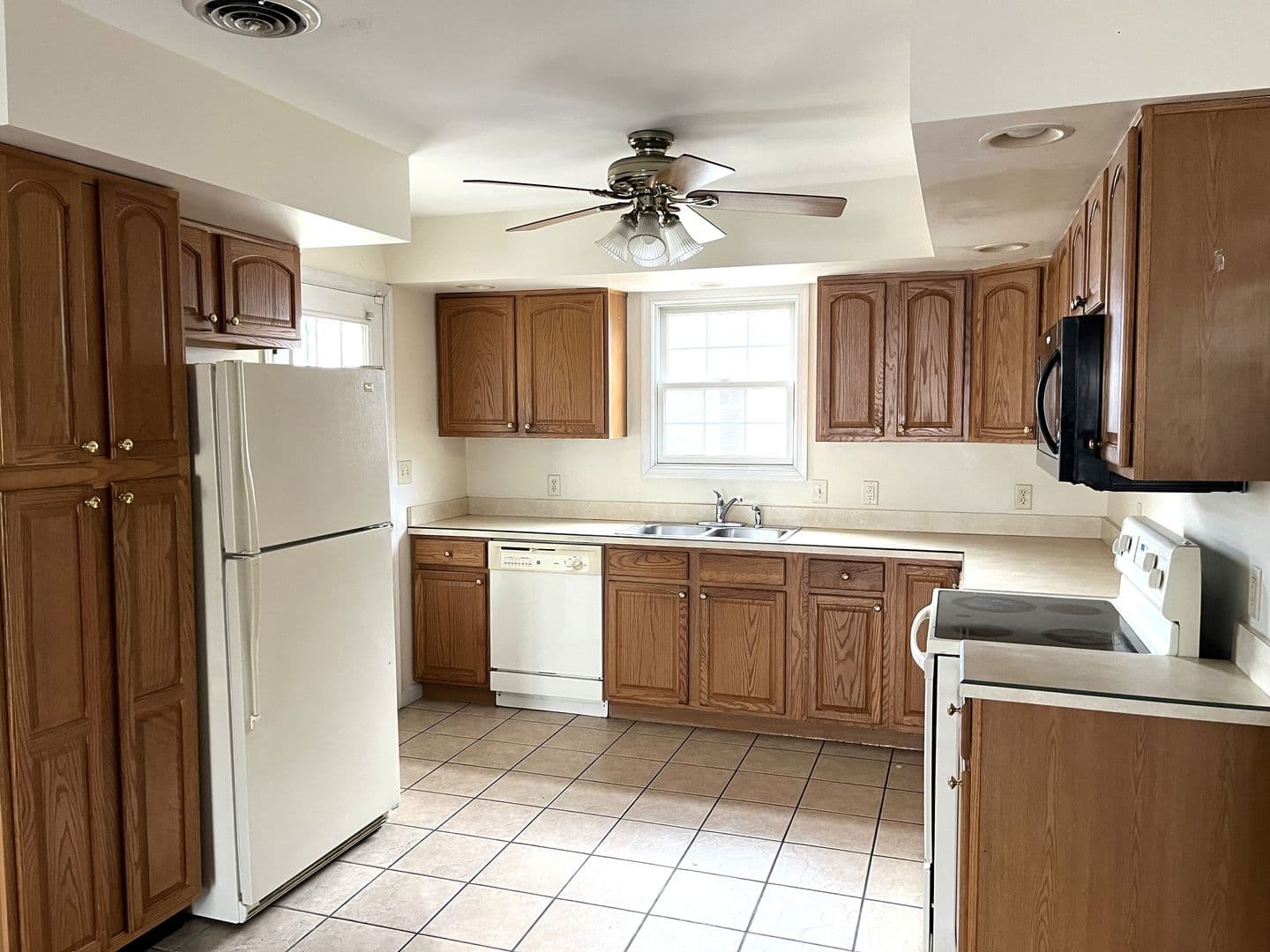 Chambersburg House: 152 Lantern Ln