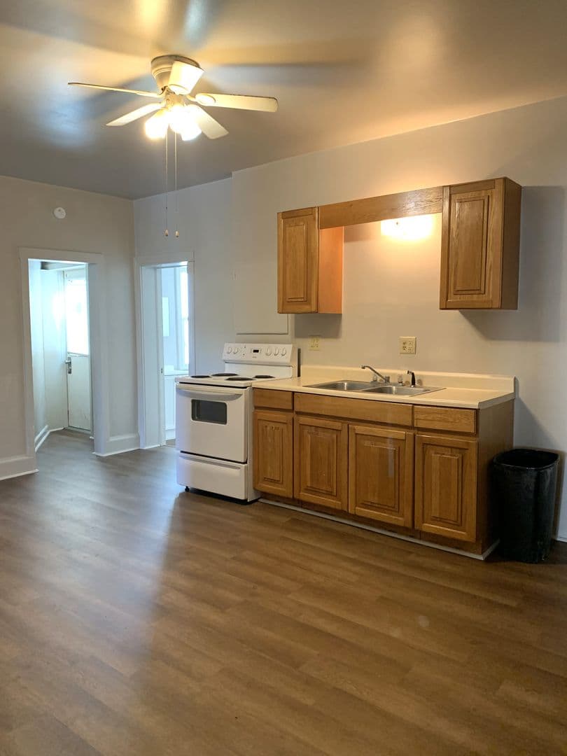McConnellsburg Apartment: 204 Lincoln Way East