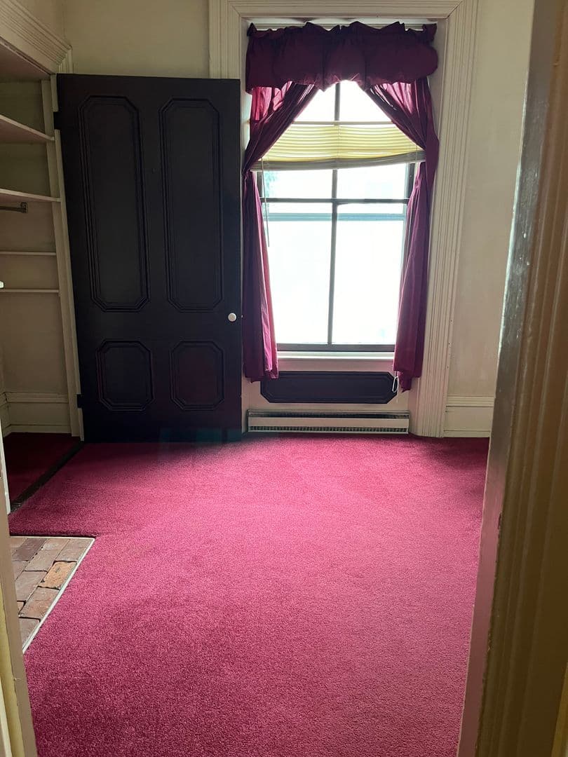 Chambersburg Apartment: 127 Lincoln Way W