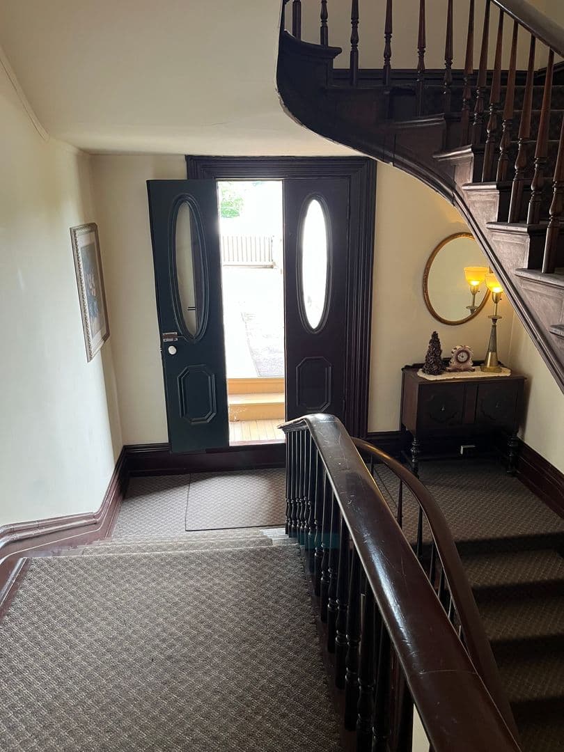 Chambersburg Apartment: 127 Lincoln Way W